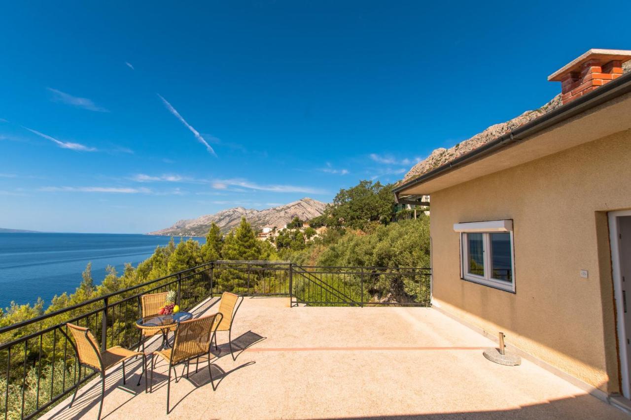 Near The Beach Apartments Jagodia Brela Exterior foto