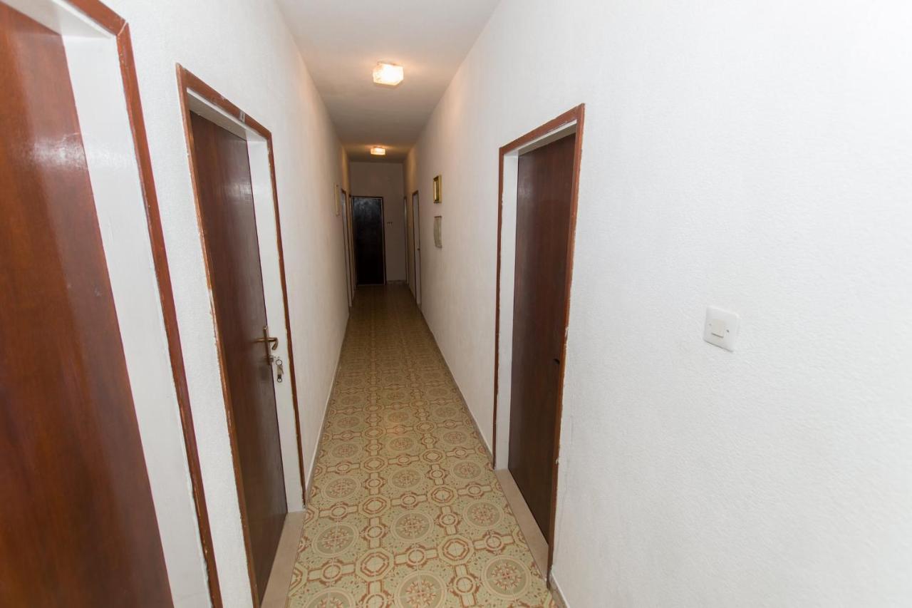 Near The Beach Apartments Jagodia Brela Exterior foto