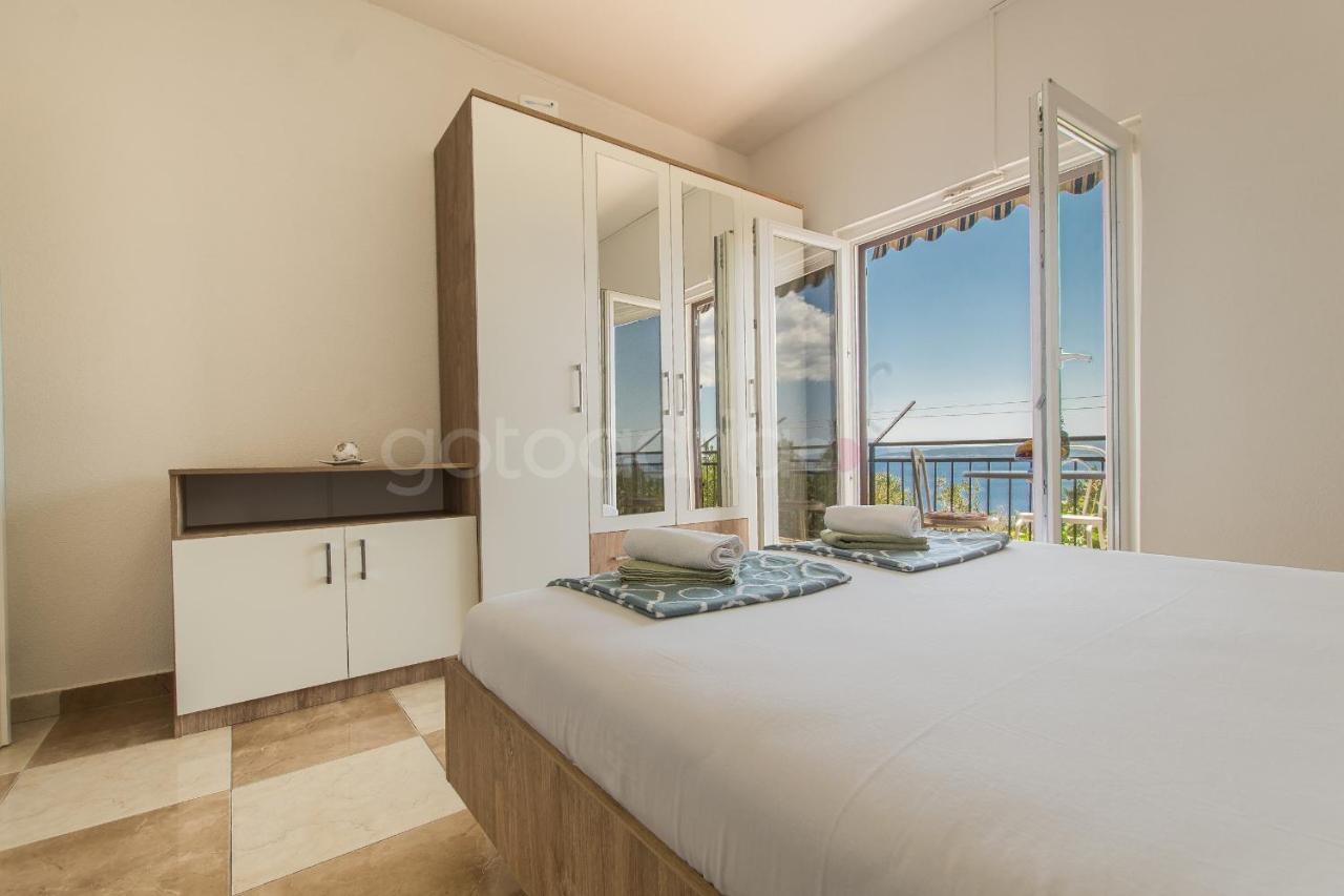 Near The Beach Apartments Jagodia Brela Exterior foto