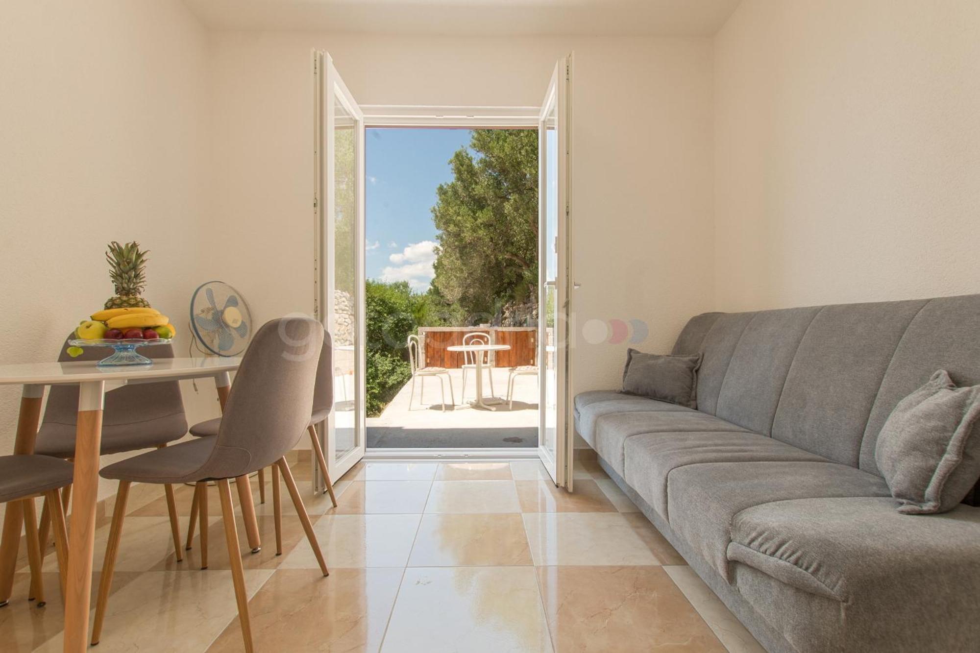 Near The Beach Apartments Jagodia Brela Exterior foto
